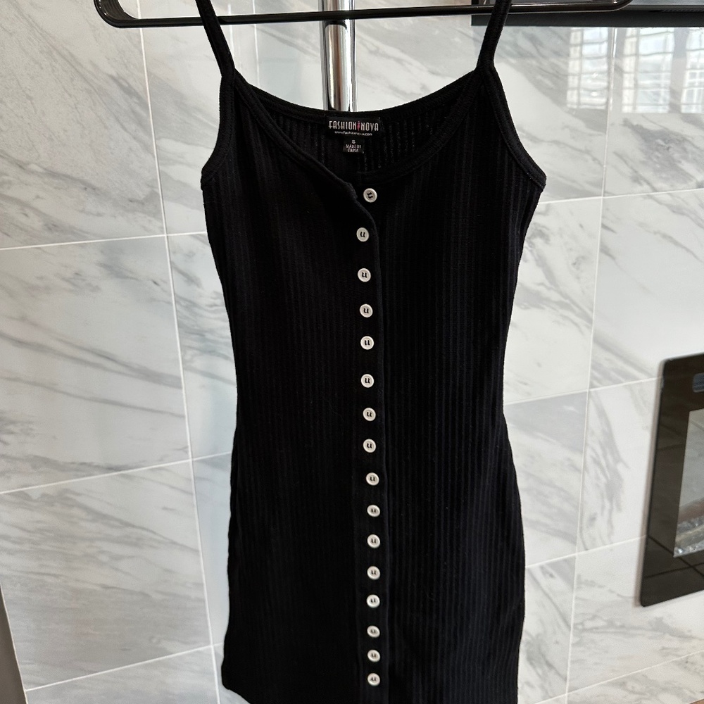 BLACK FASHION NOVA BUTTON UP DRESS